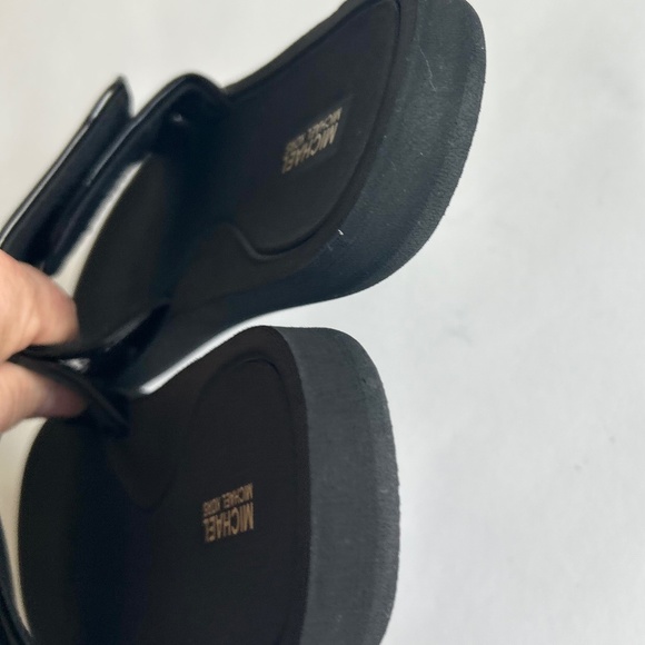 New Michael Kors Black Patent Leather Signature Logo Rubber Outsole Flip Flops - Picture 11 of 14
